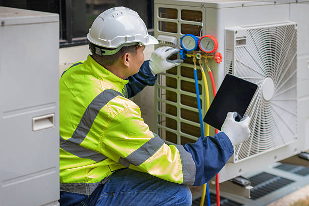 Professional Hvac technician working in Minnetonka, MN